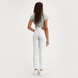 Levi's PREMIUM DENIM Women's Skinny Jeans - color is “faint hearted”